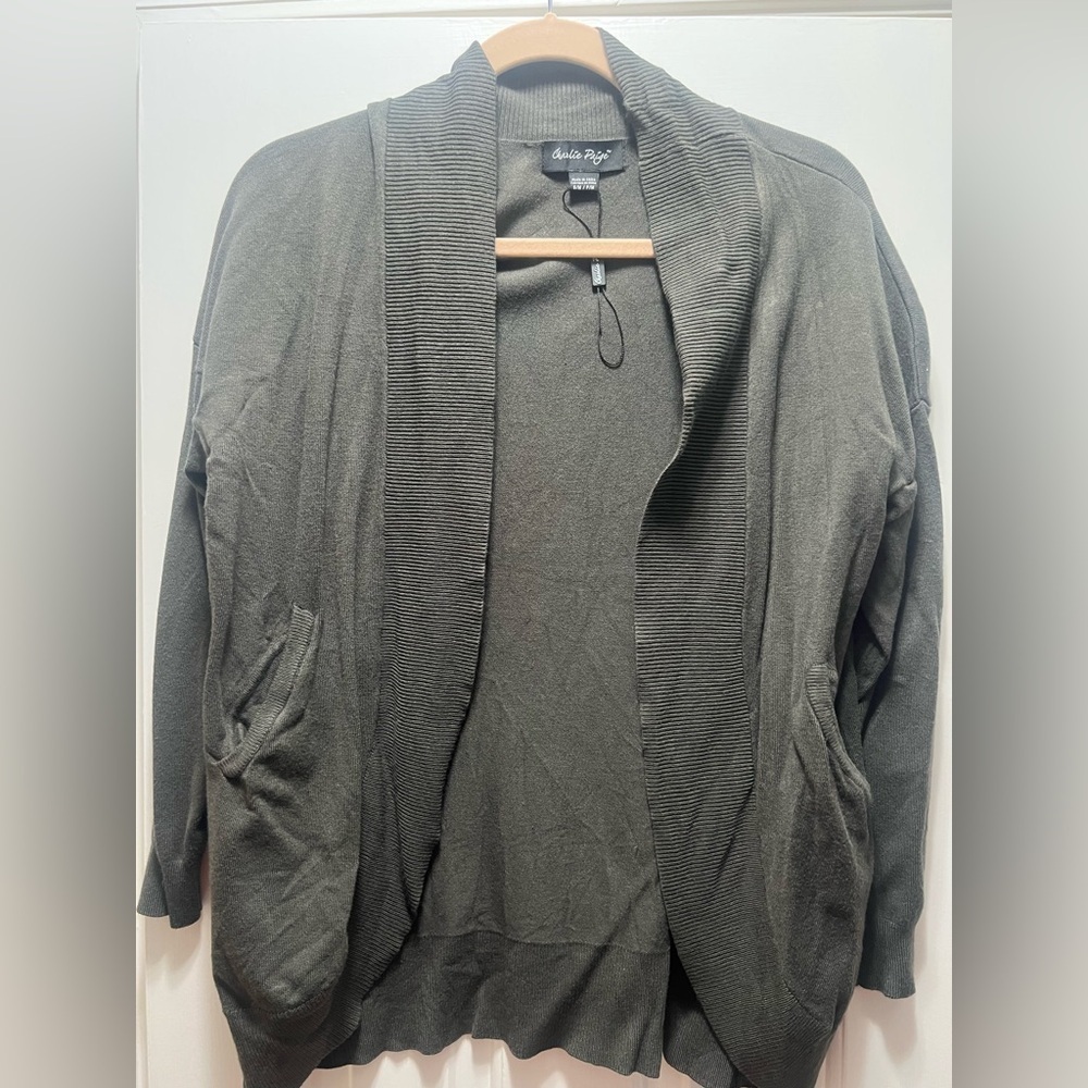 Charlie Paige Women's Olive Cardigan Open Front with Rounded Hem Size Small